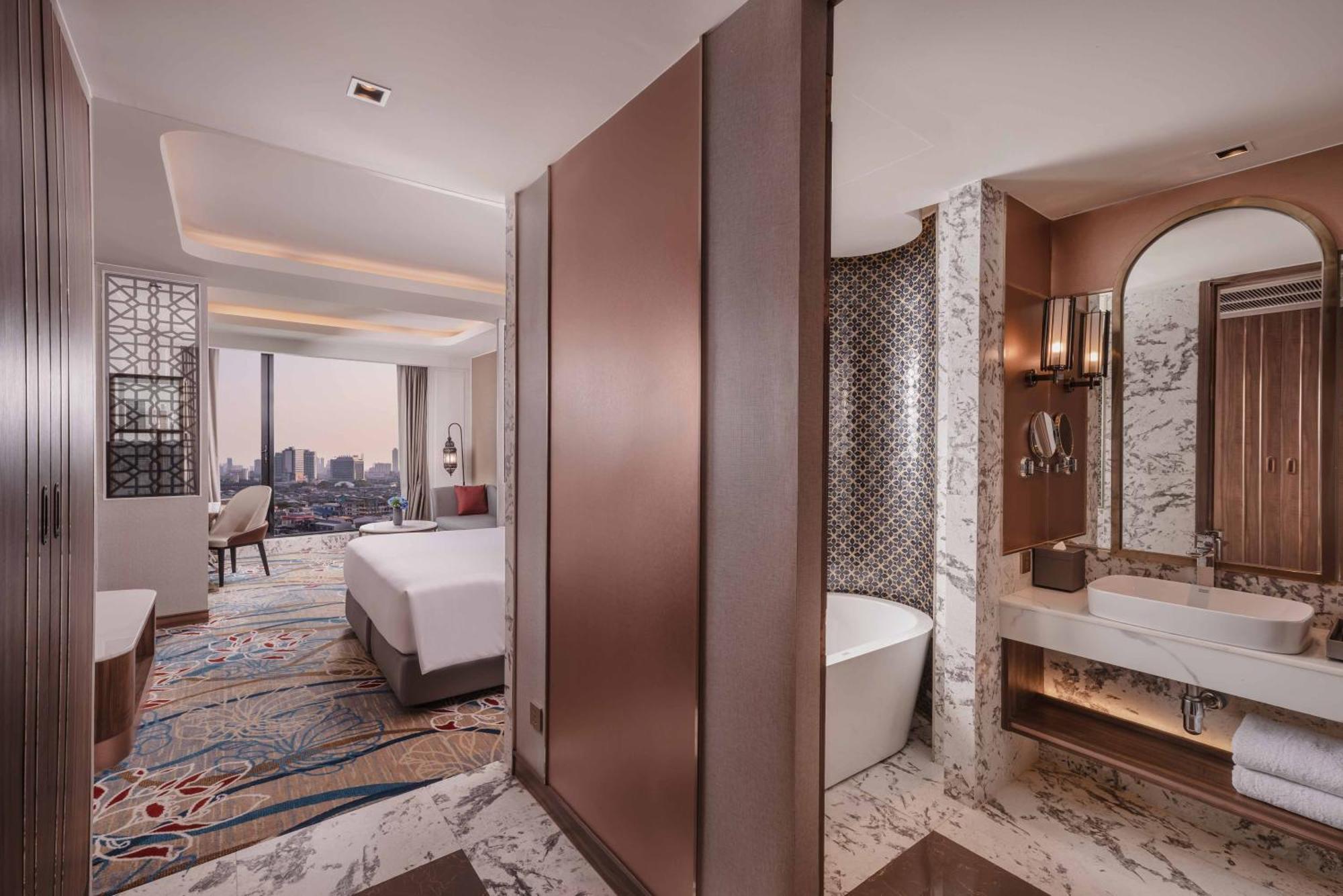 โรงแรม Valia 5*