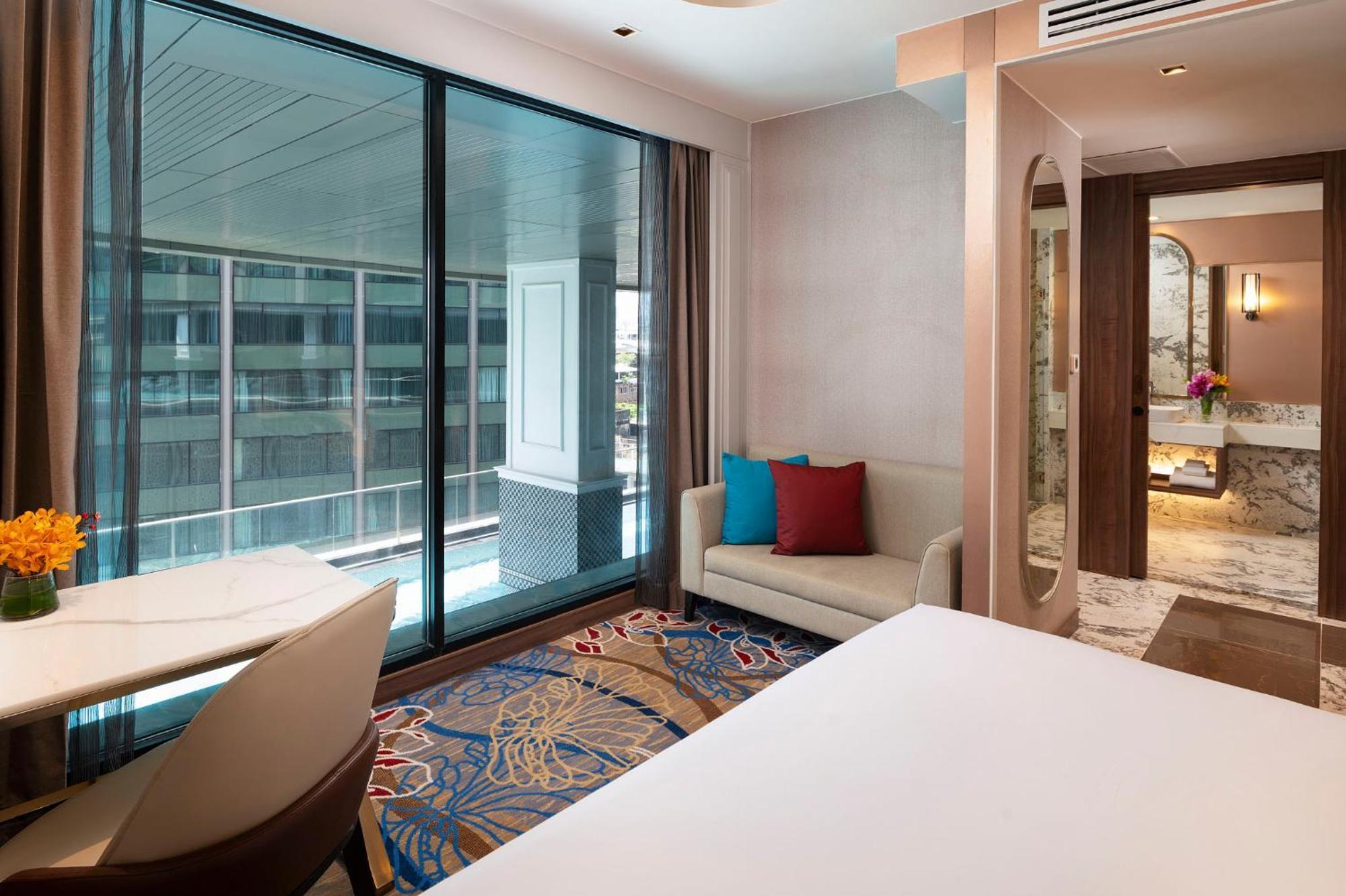 โรงแรม Valia 5*